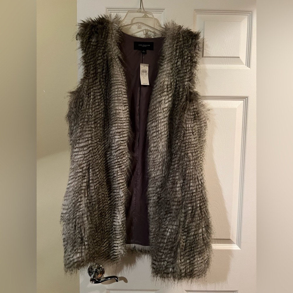Ann Taylor Fur like vest. NWT
